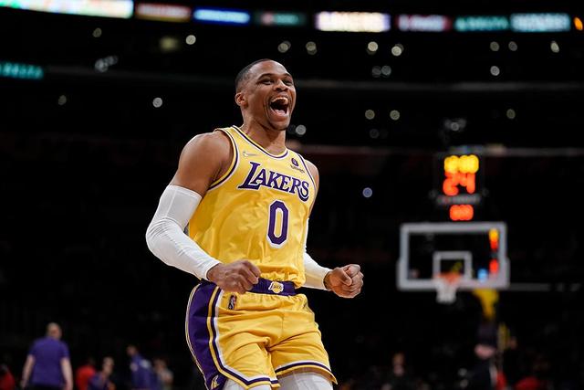 巴特勒33分热火终结独行侠4连胜 骑士力克猛龙